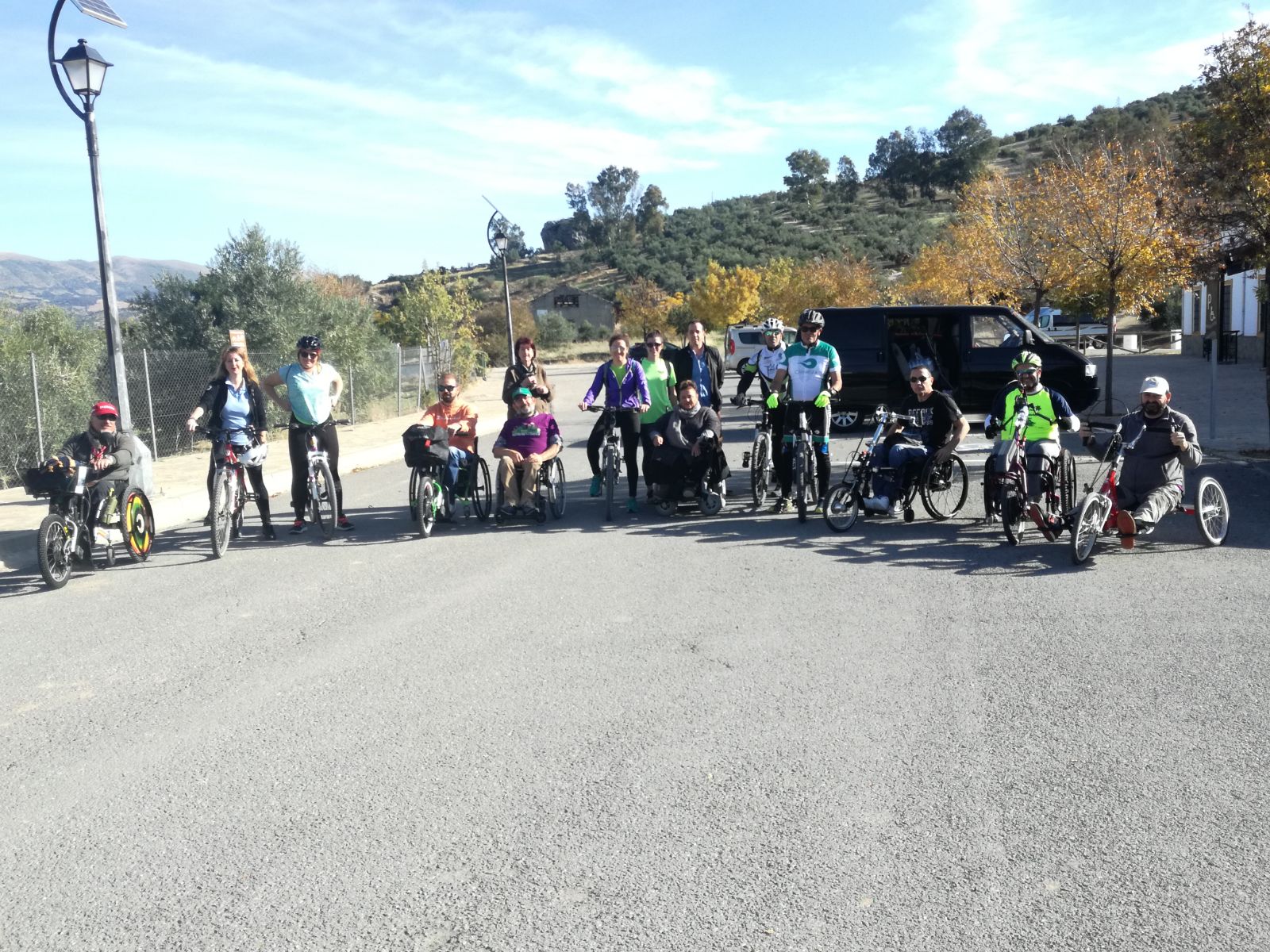 Blogueros, turoperadores y representantes de personas con discapacidad y de los mayores ponen a prueba la accesibilidad de la Vía Verde de la Sierra y la Ecopista do Dao 2